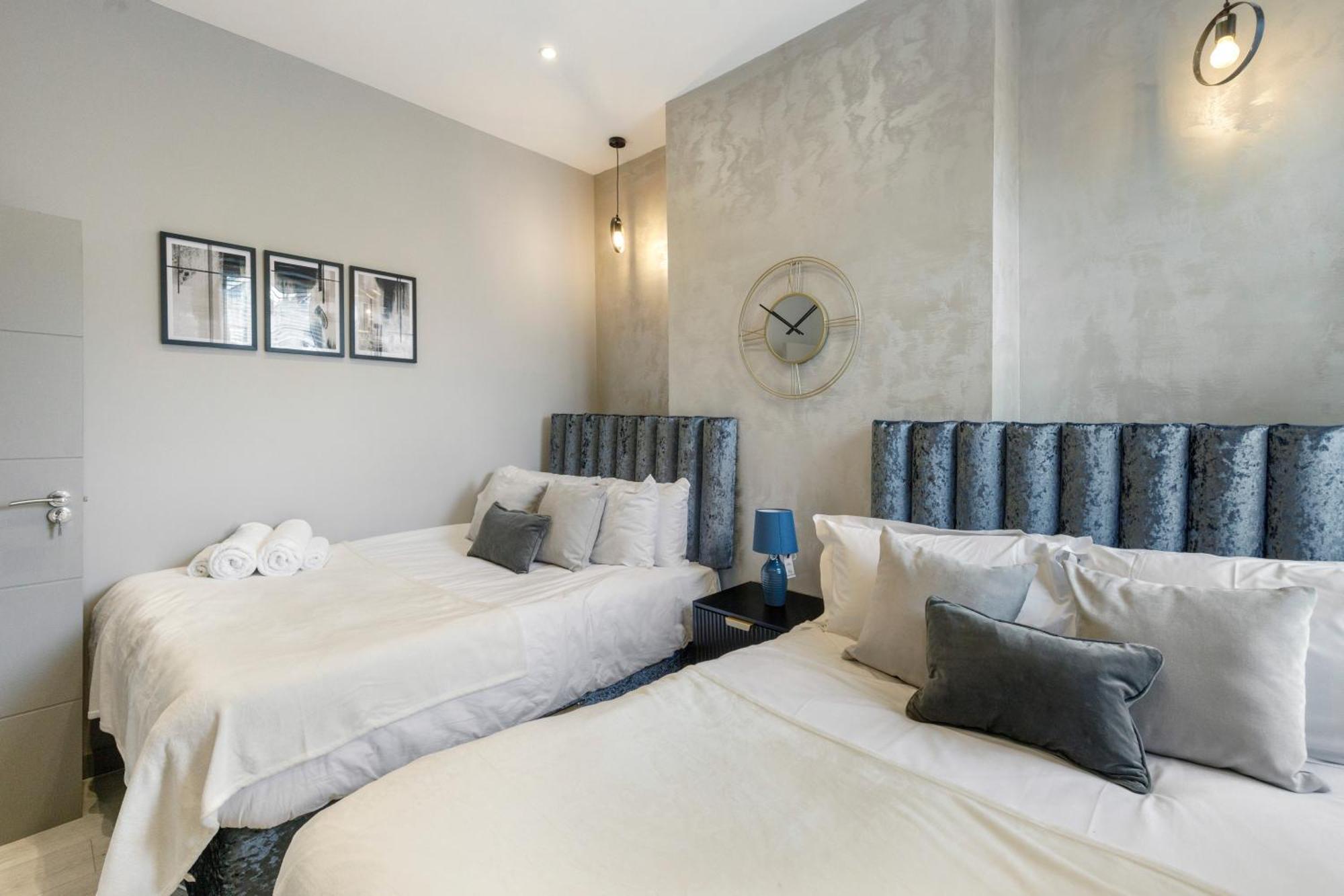 Wembley Luxury 3 Bedroom London Exterior foto
