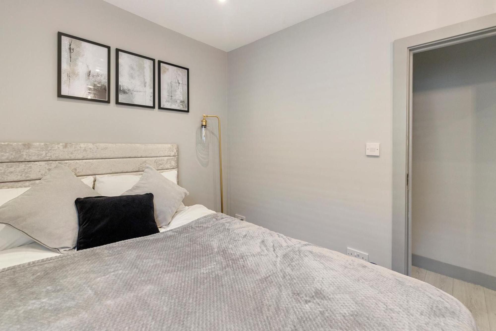 Wembley Luxury 3 Bedroom London Exterior foto