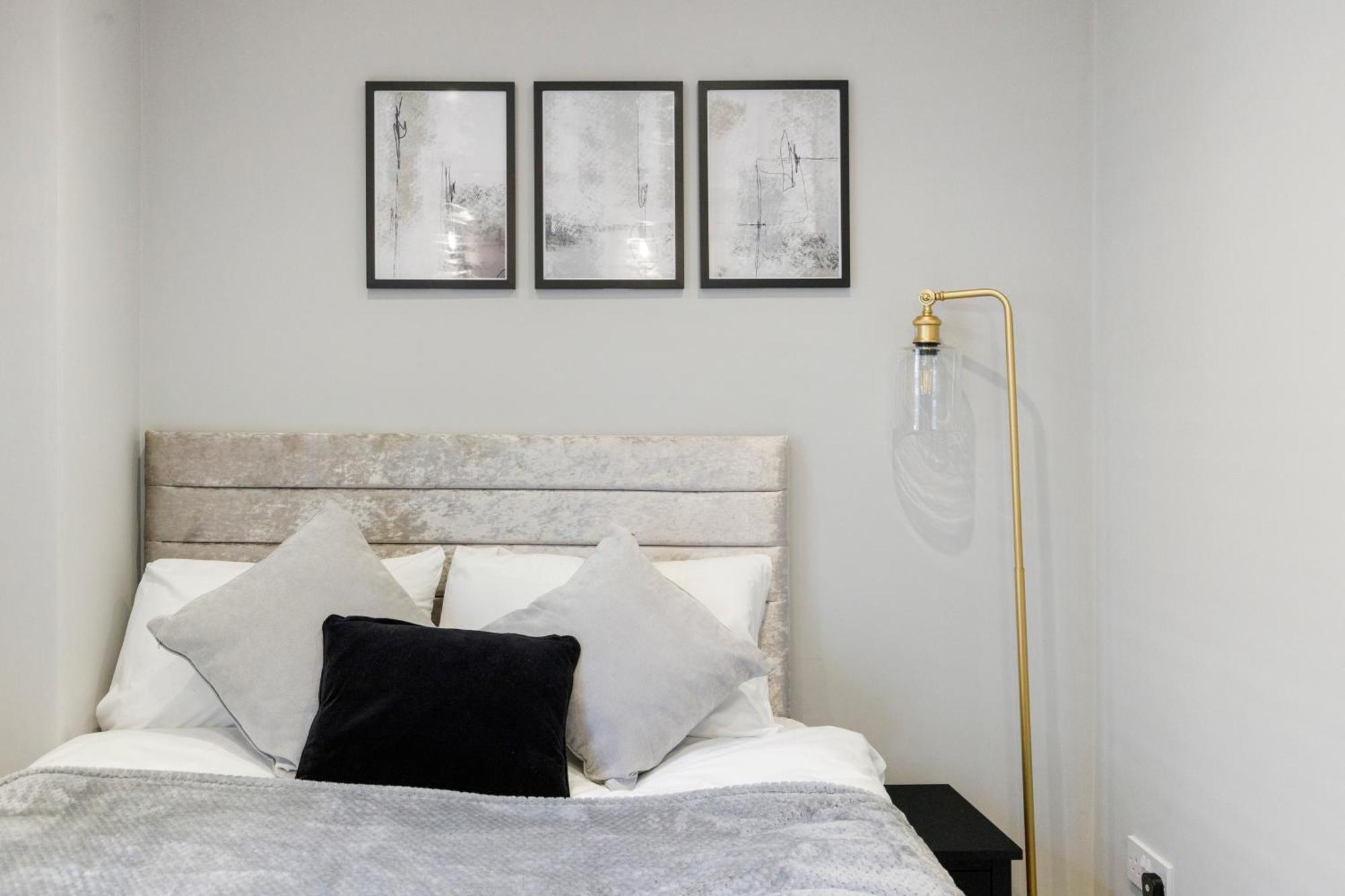 Wembley Luxury 3 Bedroom London Exterior foto